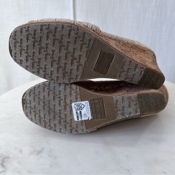 TOMS Classic Tan Fabric Cork Wedges Shoes Sandals Size 6.5 - Picture 7 of 7